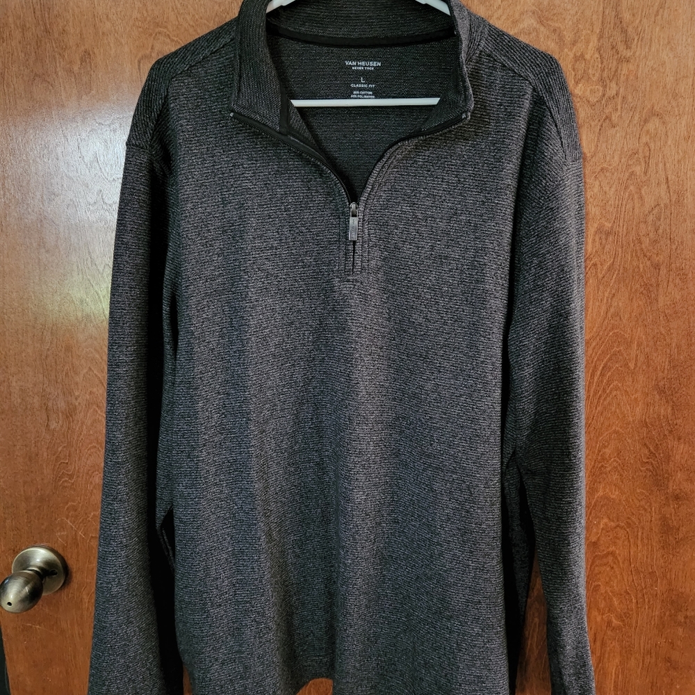 Mens Van Heusen quarter zip